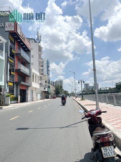 Cho thuê nhà xưởng 200m2 MT Bến Bình Đông P15Q8 - 22 Triệu