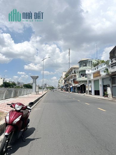 Cho thuê nhà xưởng 200m2 MT Bến Bình Đông P15Q8 - 22 Triệu