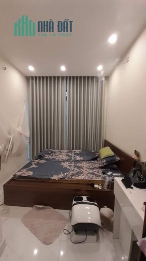 Bán nhà 96m2 phố Nghi Tàm, Tây Hồ 11 phòng Doanh thu 10%/năm 10m 2 Ô tô phi 8.4 Tỷ