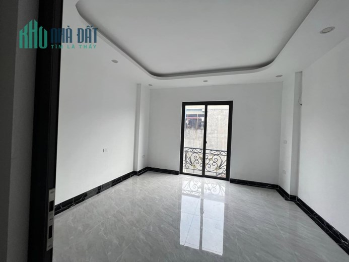 Bán nhà 95m2 phố Nghi Tàm, Tây Hồ 11 phòng ngủ Doanh thu khủng 2 Ô tô tránh 10m 8.6 Tỷ