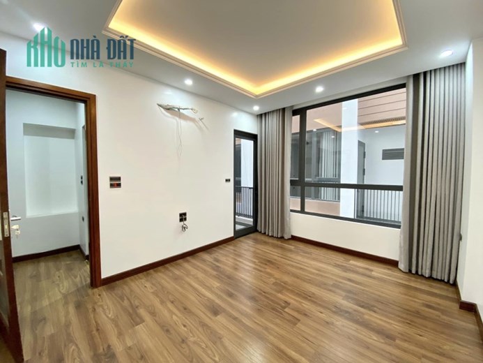 Bán nhà 96m2 phố Nghi Tàm, Tây Hồ 11 phòng Doanh thu khủng Ô tô tránh 10m 8.4 Tỷ