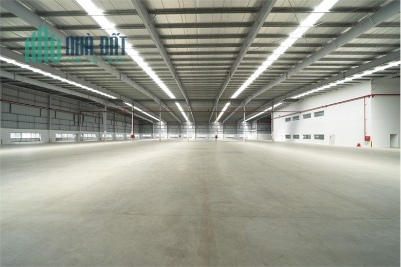 Nhà xưởng có sẵn, phục vụ sản xuất nhiều ngành nghề. diện tích thuê đa dạng. bàn giao liền