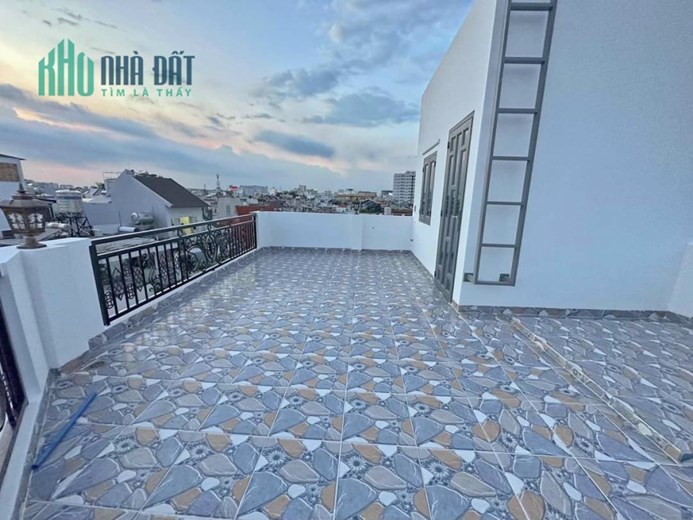 NHÀ BÁN ĐƯỜNG LÊ QUANG ĐỊNH.MỚI ĐẸP ,LÔ GÓC 2 MẶT TIỀN OTO NGỦ TRONG NHÀ - CÓ THANG MÁY. GIÁ TỐT.