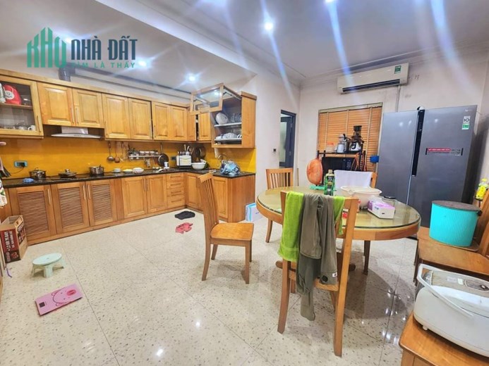 BÁN NHÀ CỔ ĐIỂN ÔT ĐỖ CỬA, FULL NỘI THẤT XỊN, 4 TẦNG*50M, GIÁ 3 TỶ CHÚT, SẴN Ở, TIỆN ÍCH ĐẲNG CẤP