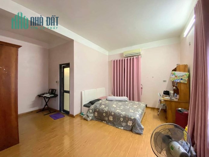 BÁN NHÀ CỔ ĐIỂN ÔT ĐỖ CỬA, FULL NỘI THẤT XỊN, 4 TẦNG*50M, GIÁ 3 TỶ CHÚT, SẴN Ở, TIỆN ÍCH ĐẲNG CẤP