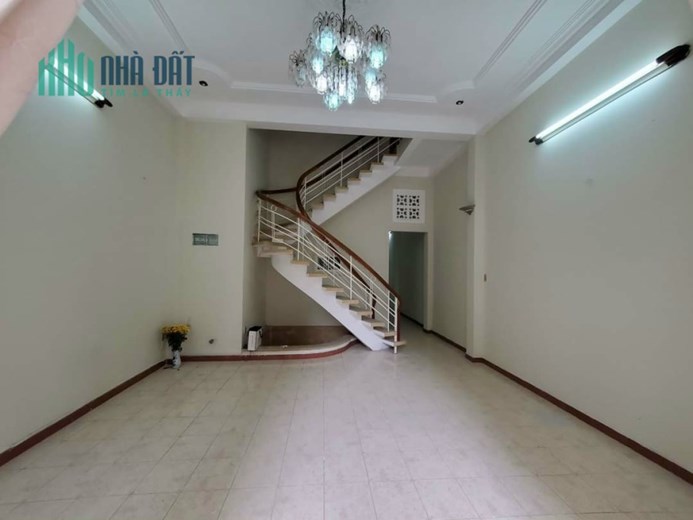 BÁN NHÀ TT KHU PHỐ ẨM THỰC PHAN XÍCH LONG - NHÀ 2 TẦNG ĐẦY ĐỦ CÔNG NĂNG - CÓ PHÒNG CHO NGƯỜI LỚN