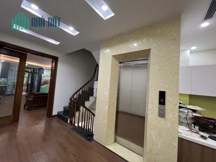 Bán nhà 55m2 phố Nghi Tàm, Tây Hồ Gara Ô tô đua Thang máy Nhập Giá cực yêu 9.4 Tỷ