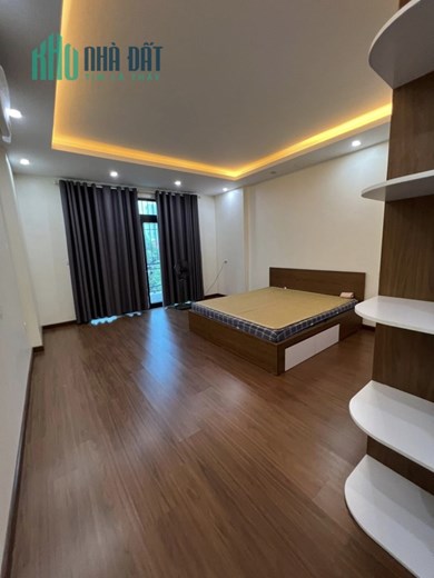 Bán nhà 56m2 phố Nghi Tàm, Tây Hồ Gara Ô tô đua Thang máy Giá thương lượng 9.4 Tỷ