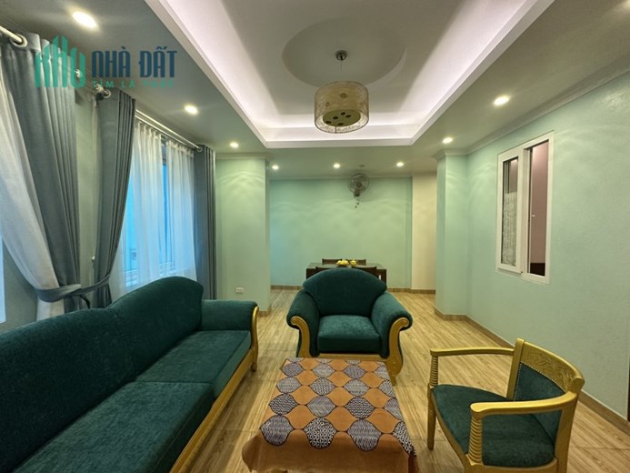 Bán nhà 94m2 phố Nghi Tàm, Tây Hồ 11 phòng ngủ Doanh thu khủng Ô tô đua 10m 8.5 Tỷ