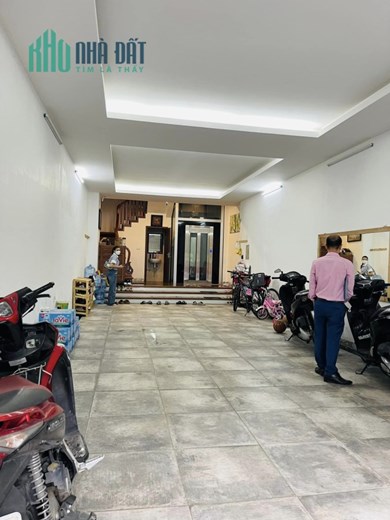 Bán nhà 94m2 phố Nghi Tàm, Tây Hồ 11 ngủ Doanh thu khủng Ô tô tránh 10m 8.5 Tỷ