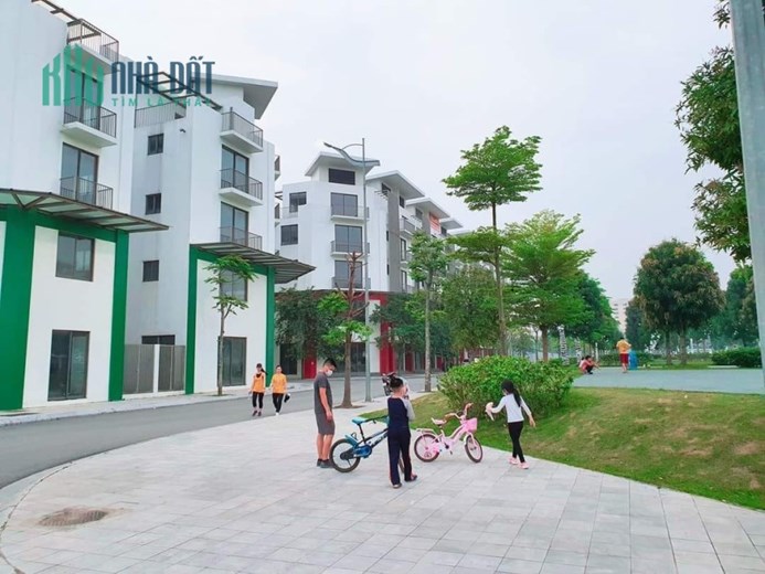 Bán đất Ngọc Thụy, Long Biên cạnh Học viện Hậu Cần, 100m2, ô tô kinh doanh, 8 tỷ
