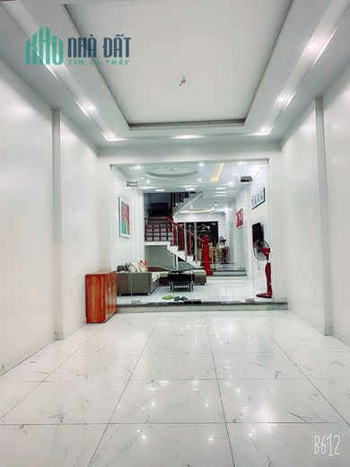 Bán nhà phố Văn Cao 4 tầng đang cho thuê 25 triệu/tháng GIÁ 7.5 tỉ cực đẹp