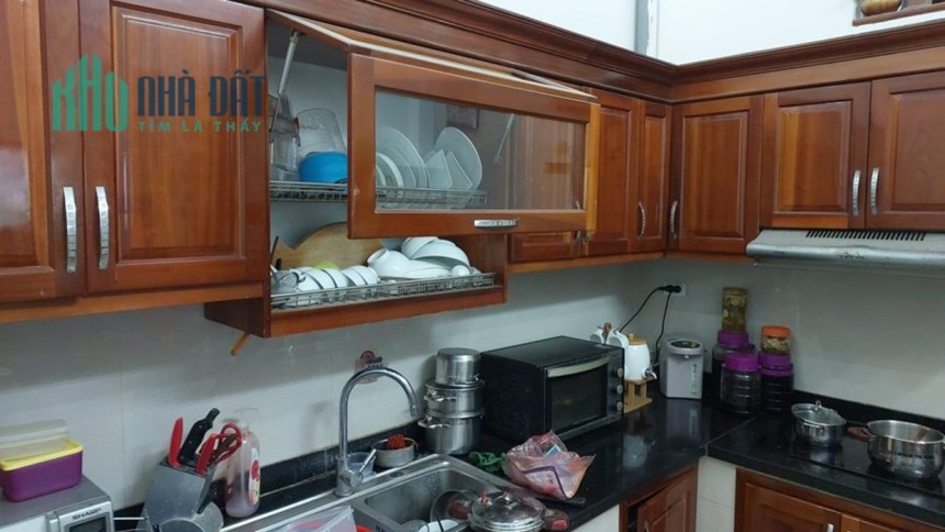 Bán nhà Lê Văn Thiêm, 69 m 14 tỷ 8