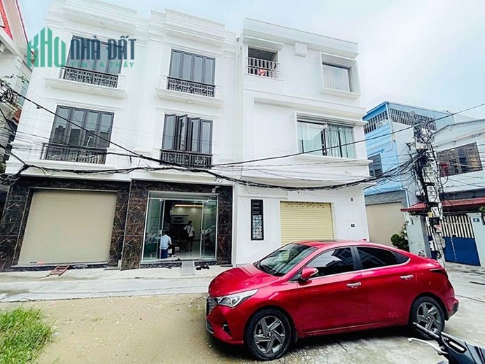 Bán nhà xây mới ngõ 67 Khúc Thừa Dụ 2, diện tích 43m 4 tầng GIÁ 2.48 tỉ ngõ cực nông