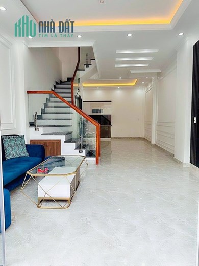 Bán nhà xây mới ngõ 67 Khúc Thừa Dụ 2, diện tích 43m 4 tầng GIÁ 2.48 tỉ ngõ cực nông