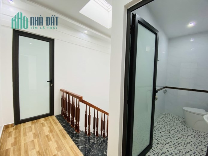 Bán nhà xây mới lô góc cực đẹp 44m 3 tầng GIÁ 2.48 tỉ phố Khúc Thừa Dụ