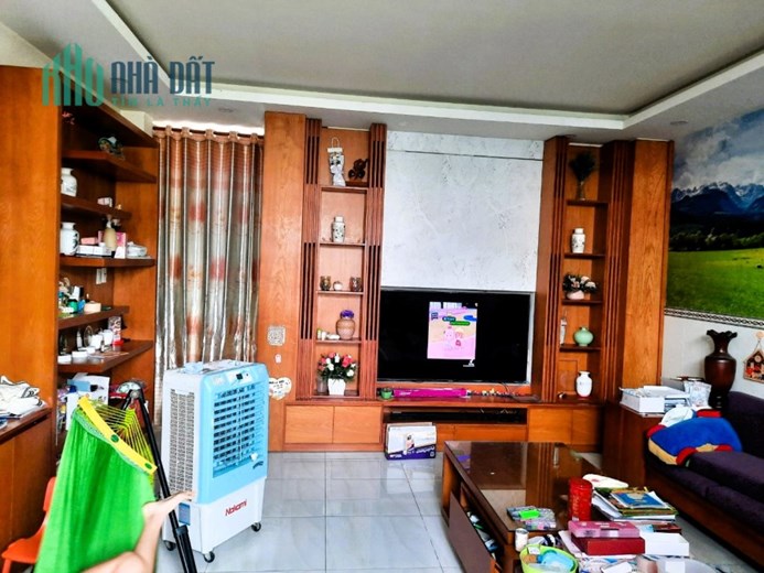 Cho thuê nhà 1T3L 6pn mặt tiền đường 18 Linh Đông