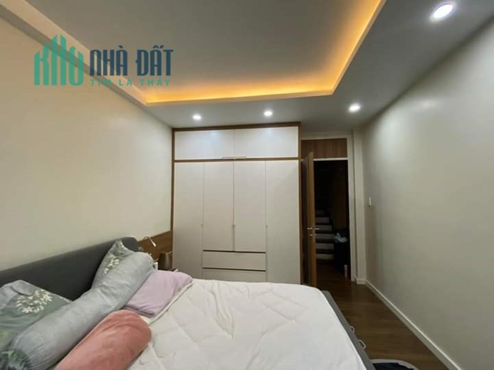 Cho thuê nhà Phố Ngọc Khánh  Ba Đình  Full đồ  30m x 5 tầng 3 ngủ