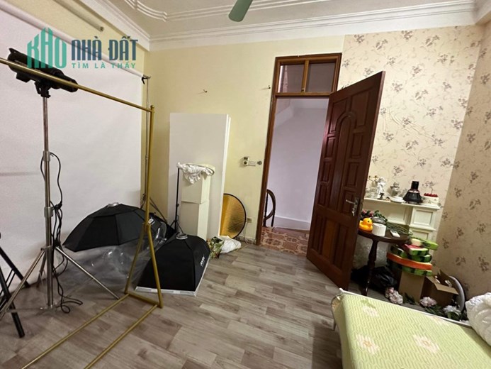 Cho thuê nhà phố Đào Tấn  33m2 x 5T 3 ngủ