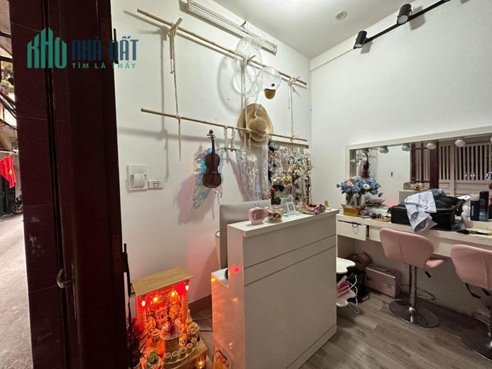 Cho thuê nhà phố Đào Tấn  33m2 x 5T 3 ngủ