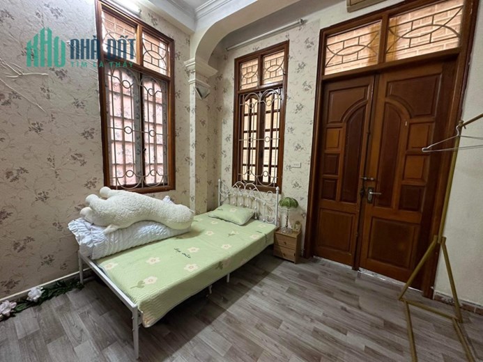 Cho thuê nhà phố Đào Tấn  33m2 x 5T 3 ngủ
