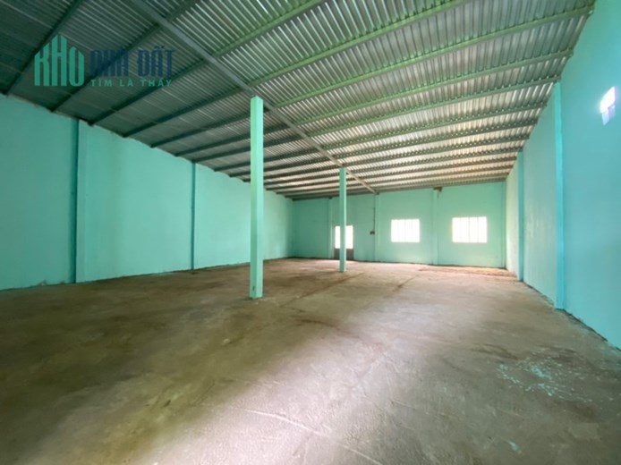 BAN DAT CO NHA KHO O DUC HOA THUONG 12 X 38 BAN GIA 3,7 TY