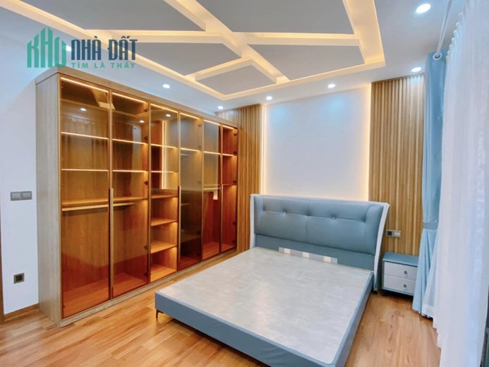 Bán nhà Bạch Mai 45m2, MT 5.2m, 5 tầng thang máy, sát phố giá 6,x tỷ