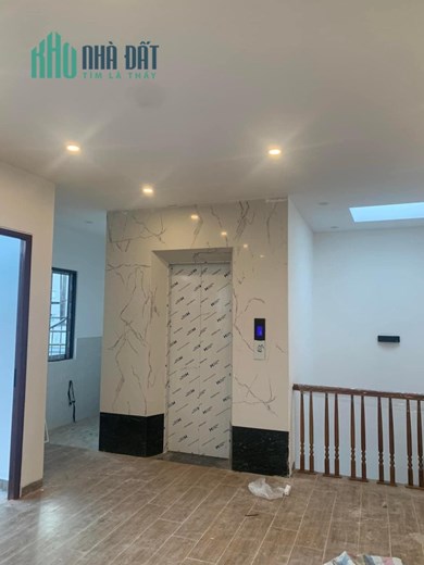 Bán nhà Bạch Mai 45m2, MT 5.2m, 5 tầng thang máy, sát phố giá 6,x tỷ