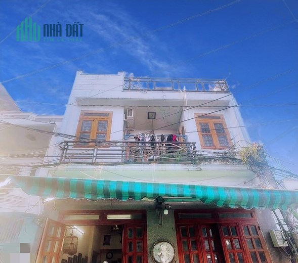 Bán Nhà  Hẻm Ba Gác 6×11 ngay Nguyễn Văn Quá mua 1 được 2 - 3 Tầng chào giá 3 Tỷ 5