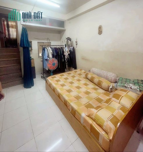 Bán Nhà  Hẻm Ba Gác 6×11 ngay Nguyễn Văn Quá mua 1 được 2 - 3 Tầng chào giá 3 Tỷ 5