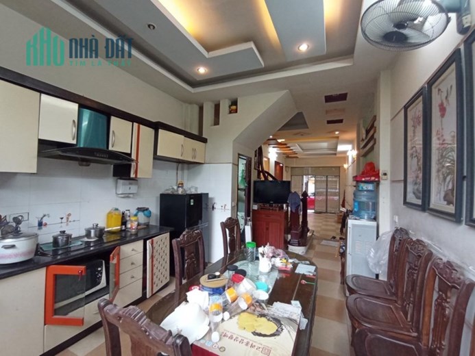 BÁN NHÀ MẶT PHỐ 800A CẦU GIẤY OTO TRÁNH VỈA HÈ KINH DOANH ĐỈNH 60M2 x 5T GIÁ 14 TỶ CÓ TL