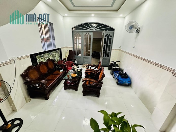 Bán nhanh nhà mặt tiền đường 24, Linh Đông Thủ Đức, 90m2, 2 tầng, giá 7 tỷ có TL.