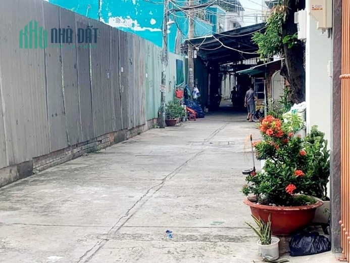 OTO ĐỖ CỬA, 2 TẦNG, (6.4x17.11m), 5TỶ5, NGUYỄN THỊ THẬP Q7.