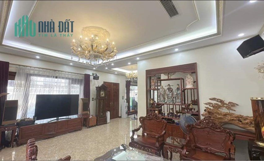 LÔ Góc mặt phố Chiến Thắng sầm uất gần hồ Văn Quán, MT rộng 8m, 102m2 chỉ 19.9 tỷ. LH 0989.62.6116