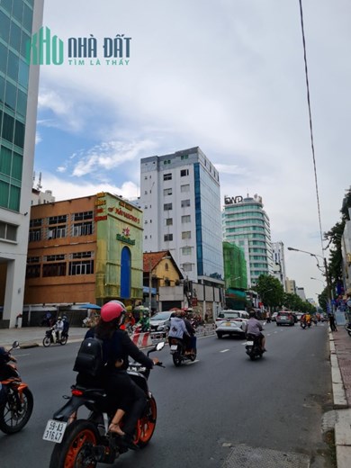 Bán Toà Nhà Căn Hộ Dịch Vụ 105 Phòng Cao Cấp, HĐT Net 440tr/tháng - Hẻm 16m, Quận 7.