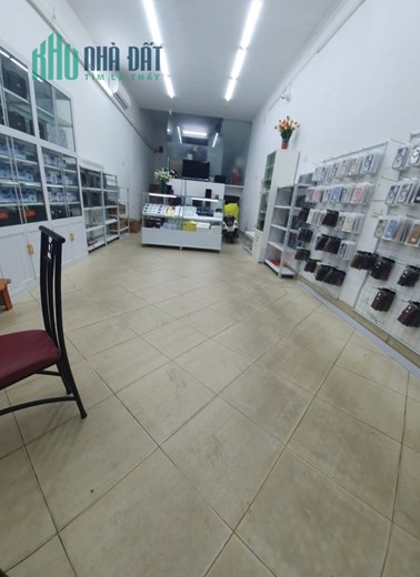 Bán nhà Mặt Phố Nguyễn Hoàng Tôn 118m2, giá chỉ 14.5 tỷ.