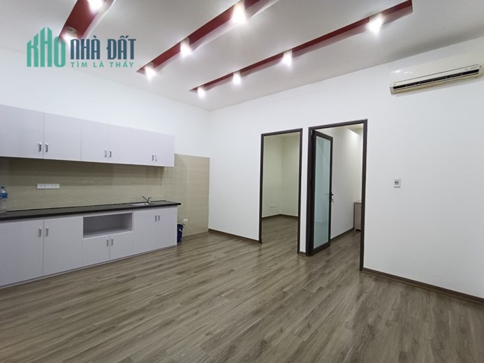 Chính chủ bán gấp căn hộ trung tâm Cầu Giấy N03 Trần Quý Kiên, 2PN 1VS BC Nam giá 2.4 tỷ