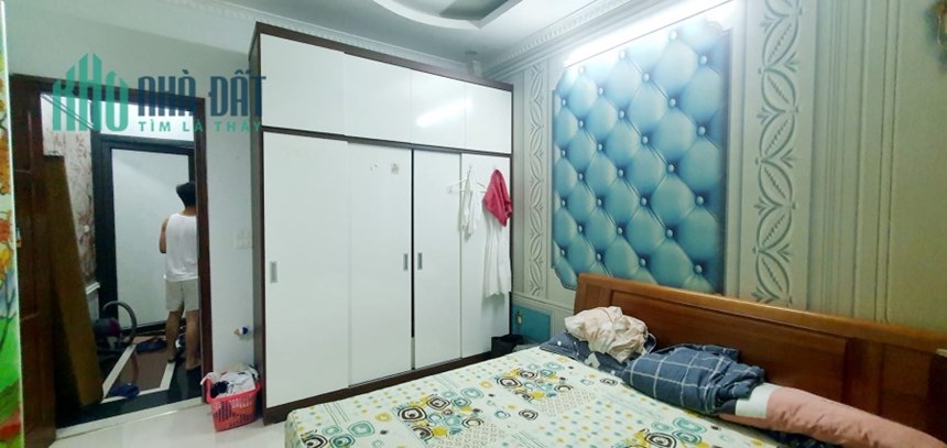 Bán nhà phố Nguyễn Chí Thanh, ngõ nông, rộng, ô tô gần, dân xây, 58m, 4PN, 4.8 tỷ