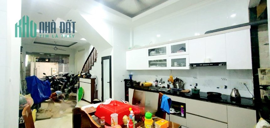 Bán nhà phố Nguyễn Chí Thanh, ngõ nông, rộng, ô tô gần, dân xây, 58m, 4PN, 4.8 tỷ