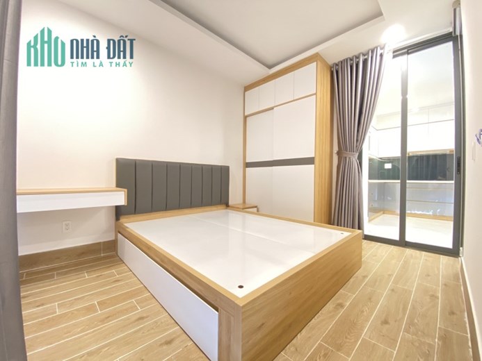 Cần bán căn hộ 1pn 55m2 nhà full nội thất có ban công thoáng mát giá chỉ 4 Tỷ bao hết