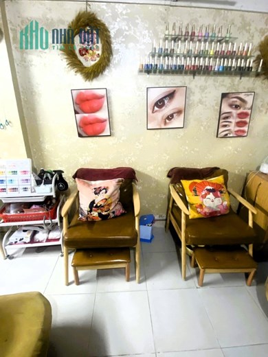 Sang tiệm nail 40m2 mặt tiền đường Linh Trung