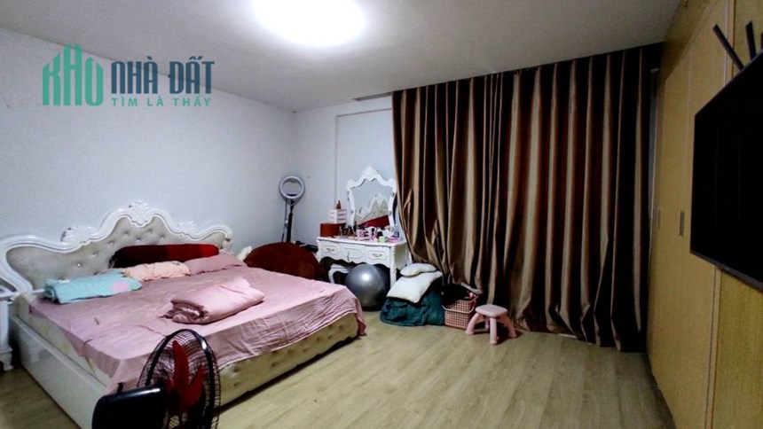 Chính chủ bán căn hộ Star Tower 89m2 full NT 2PN 2WC tầng đẹp lốt Ôtô Giá 4 tỷ