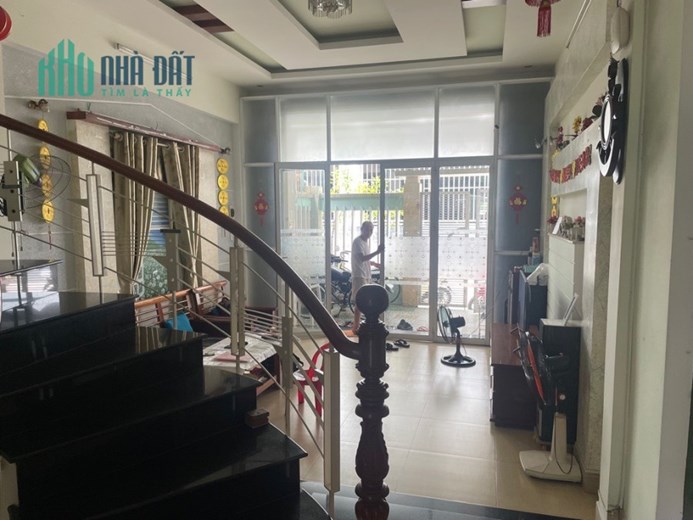 Bán gấp đất 110m2 nở hậu đã rất rẻ còn tặng nhà 2 tầng ngay Hàm Nghi, Thanh Khê, Đà Nẵng