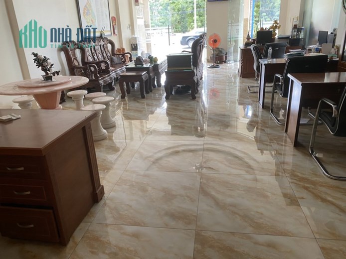 Cho thuê nhà nguyên góc 2 mặt tiền kinh doanh đỉnh  đường Liên Phường