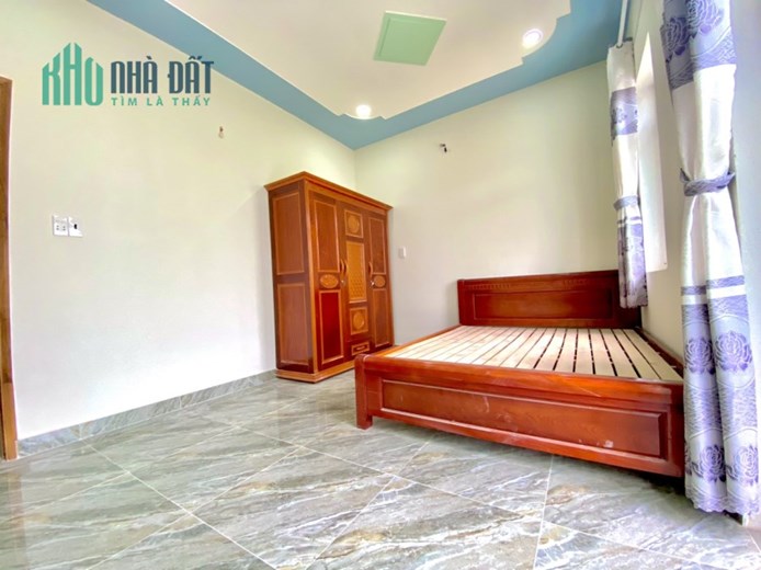 Cần bán căn nhà 3PN, sổ sẵn trong khu dân cư tại Tân Uyên, Bình Dương