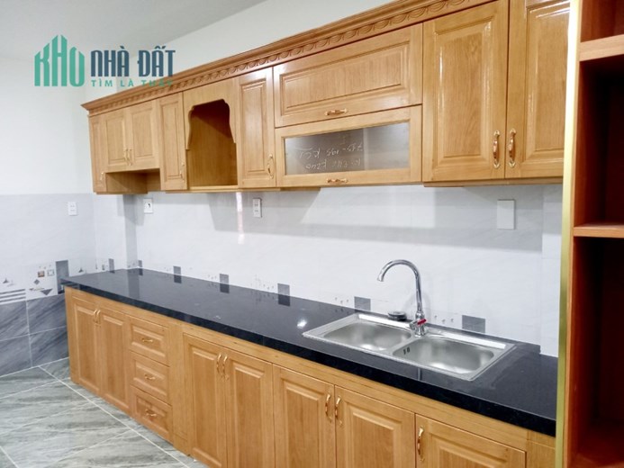 Cần bán căn nhà 3PN, sổ sẵn trong khu dân cư tại Tân Uyên, Bình Dương