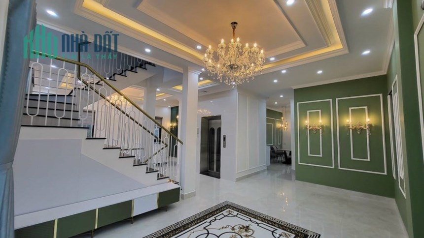 ( Loa Loa ) Bán Gấp Khách Sạn 15 phòng ngủ view siêu đỉnh đường Khe Sanh, P10, TP.Đà Lạt