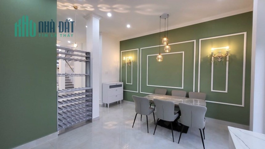 ( Loa Loa ) Bán Gấp Khách Sạn 15 phòng ngủ view siêu đỉnh đường Khe Sanh, P10, TP.Đà Lạt
