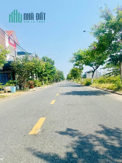 Chính chủ cần bán 100m2 đất mặt đường Phạm Đức Nam