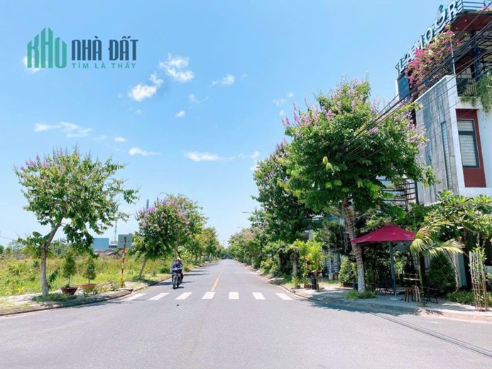 Chính chủ cần bán 100m2 đất mặt đường Phạm Đức Nam